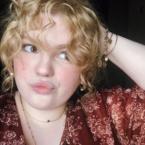 Meet your Posher, Casey